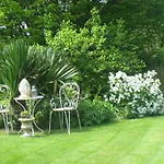 Le Clos Xavianne Bed & Breakfast