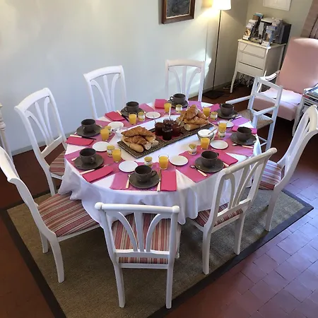 לינה וארוחת בוקר Le Clos Xavianne