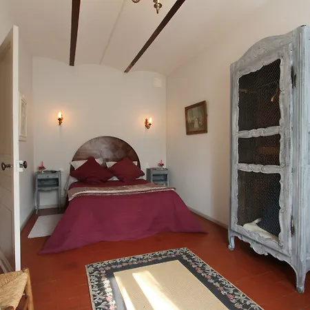 לינה וארוחת בוקר Le Clos Xavianne